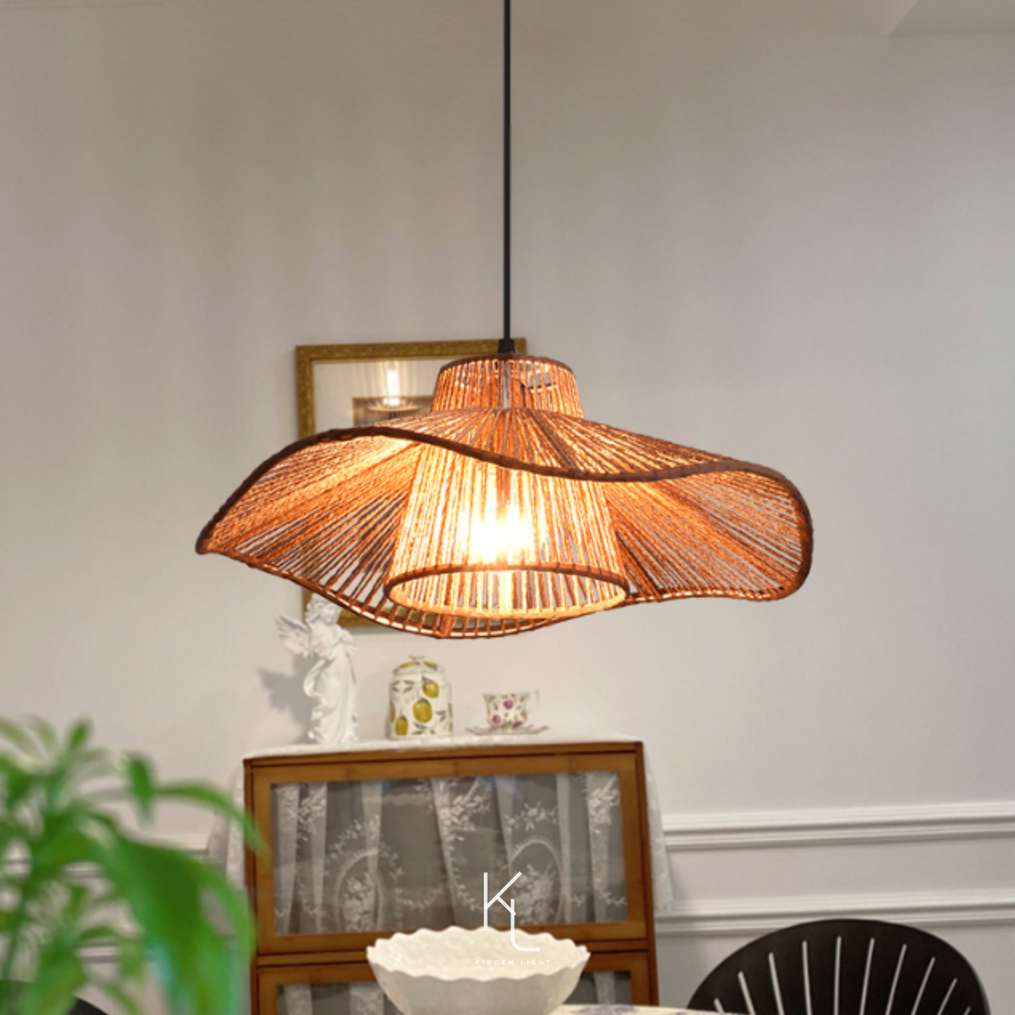 Explore Kiroen Light’s curated collection of modern lighting in Singapore, featuring pendant lights, ceiling lights, wall lamps, and minimalist LED fixtures. Designed for contemporary interiors, our lighting solutions blend style, function, and warmth for homes, cafes, and commercial spaces.
